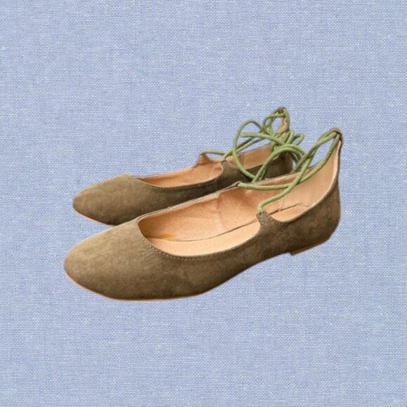 🛎️ 5/$20 NWT Mark & Maddux Suede Lace Up Ballet Flats Size 6 - Picture 1 of 12